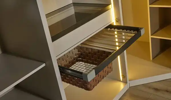 Gold Line Giyinme Odası