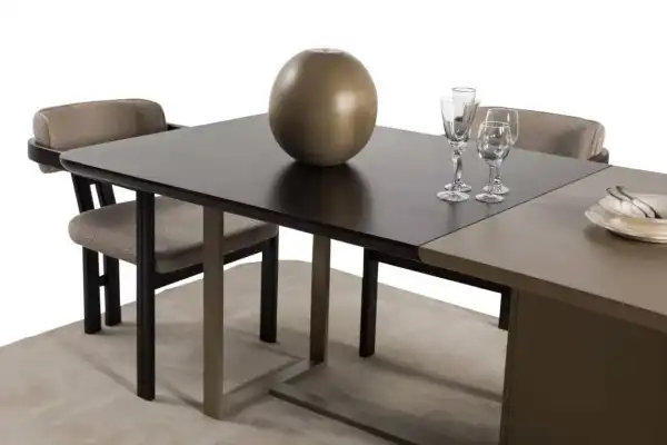 Li̇zbon Yemek Odasi